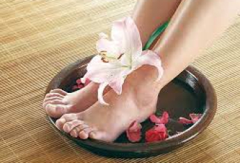 Gót sen hồng ( ngâm chân thảo dược, chà gót, massage, dưỡng )